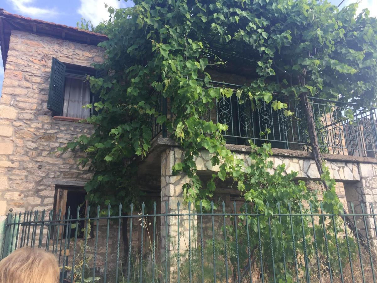Kesemi Apartment Kalavryta Luaran gambar